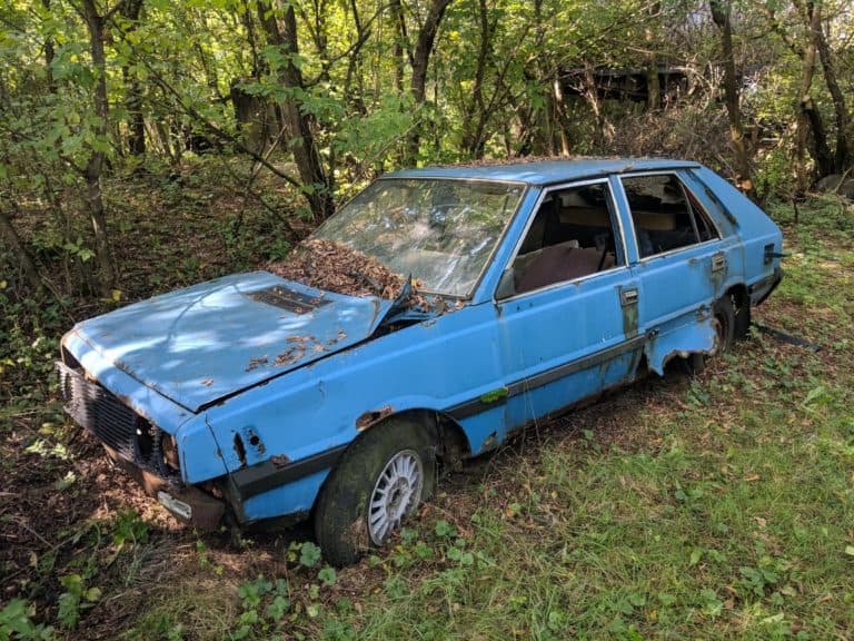 Cmentarzysko pojazdów, Karolew, województwo łódzkie - zdjęcie 1