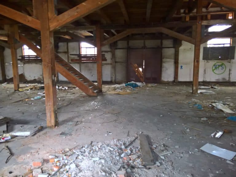 Opuszczone budynki PKP Laskowice Pomorskie, Laskowice, województwo kujawsko-pomorskie - relacja z 01.2019, zdjęcie 16