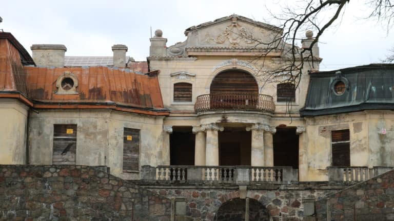 Zespół pałacowy Rzewuskich, Bratoszewice, województwo łódzkie - relacja z 03.2019, zdjęcie 5