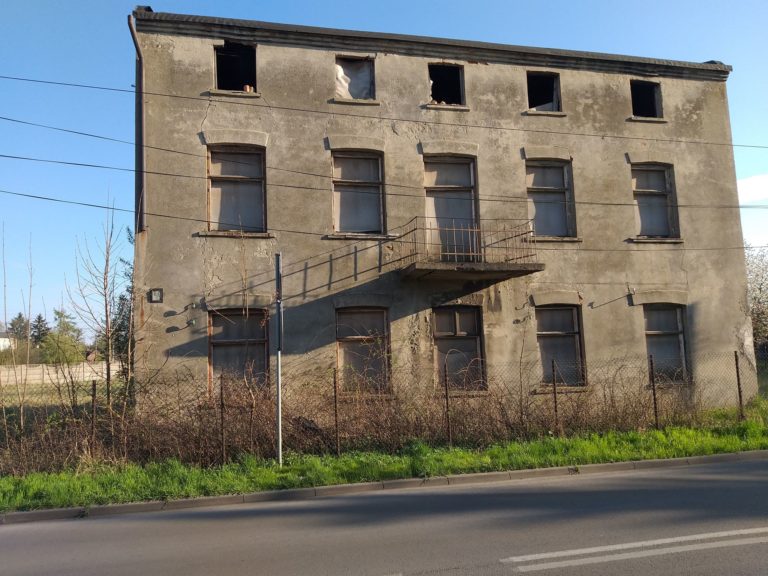 Opuszczony dom, Radomsko, województwo łódzkie - zdjęcie 1