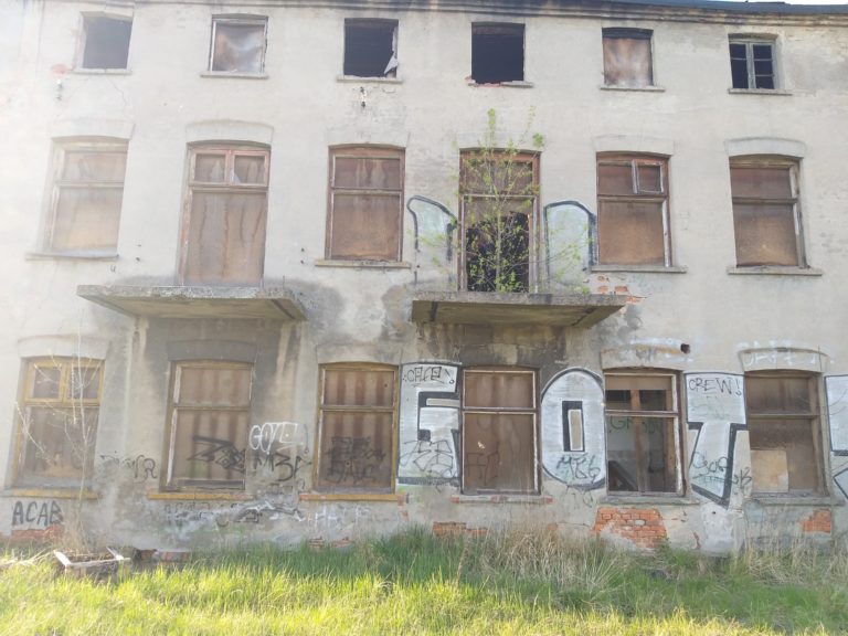 Opuszczony dom, Radomsko, województwo łódzkie - zdjęcie 3