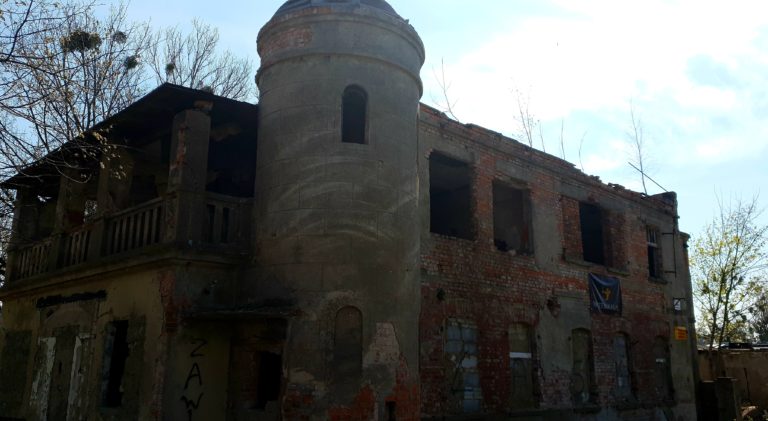 Opuszczony Pałacyk, Bydgoszcz, województwo kujawsko-pomorskie - relacja z 04.2019, zdjęcie 1