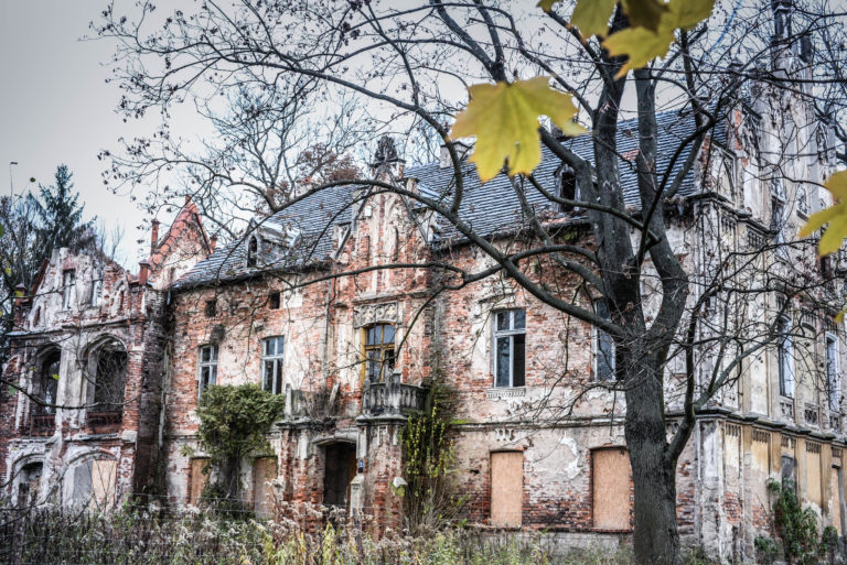 Pałac w Stoszycach – cmentarzysko zabawek, Stoszyce, województwo dolnośląskie - zdjęcie z relacji 1