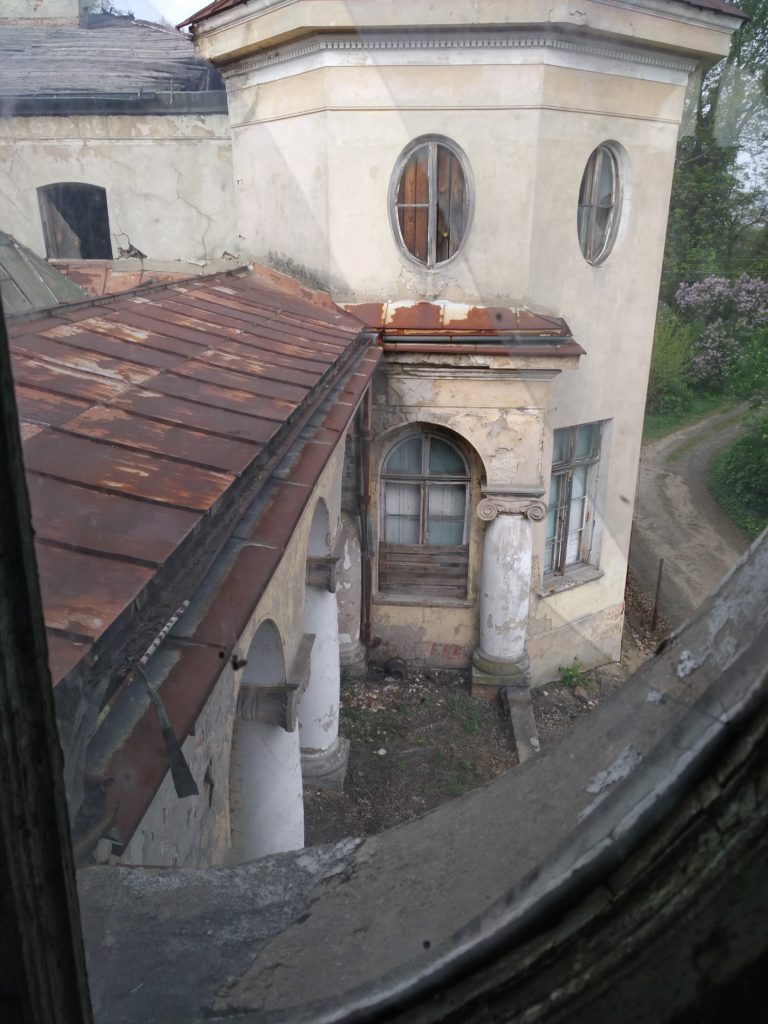 Zespół pałacowy Rzewuskich, Bratoszewice, województwo łódzkie - relacja z 05.2019, zdjęcie 22