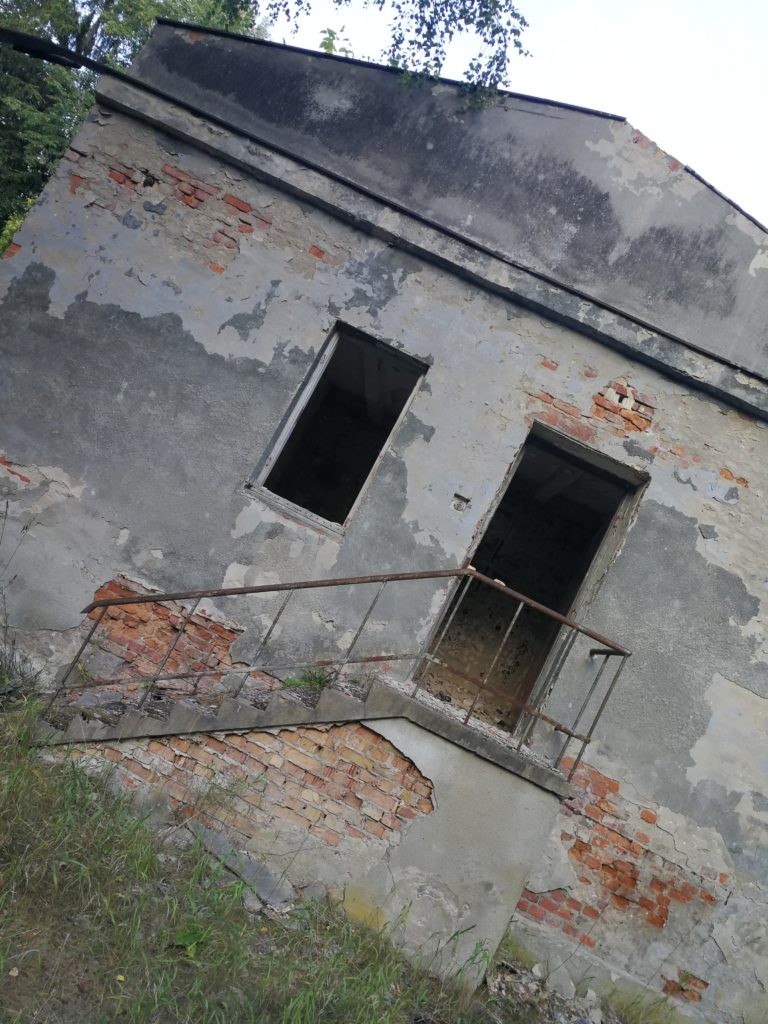 Opuszczona lotnicza jednostka wojskowa, Ułęż, województwo lubelskie - relacja z 07.2019, zdjęcie 2