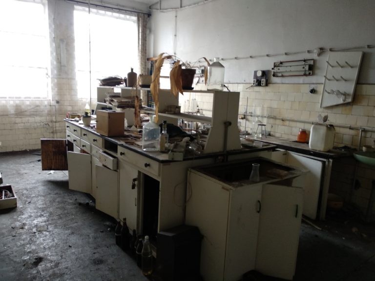 Opuszczone laboratorium, Cieszyn, województwo śląskie - zdjęcie 1
