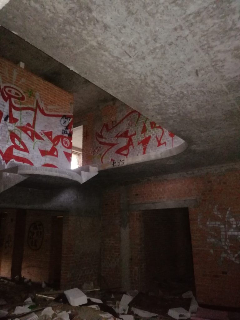 Nowoczesna Opuszczona Willa, Łódź, województwo łódzkie - zdjęcie 1