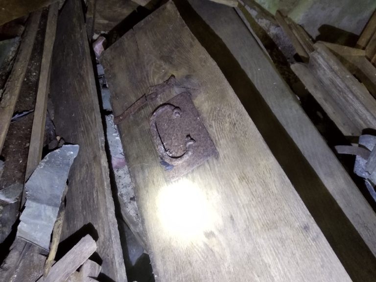 Opuszczony grobowiec/kapilca w Szpęgawsku, Szpęgawsk, województwo pomorskie - relacja z 07.2019, zdjęcie 8