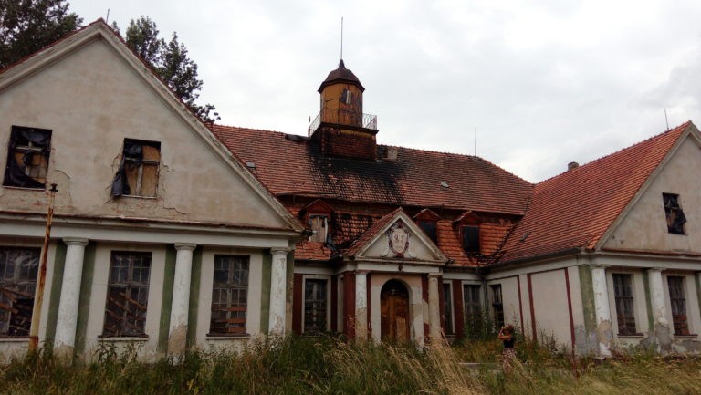 Dwór Korzkwy, Korzkwy, województwo wielkopolskie - relacja z 07.2019, zdjęcie 1