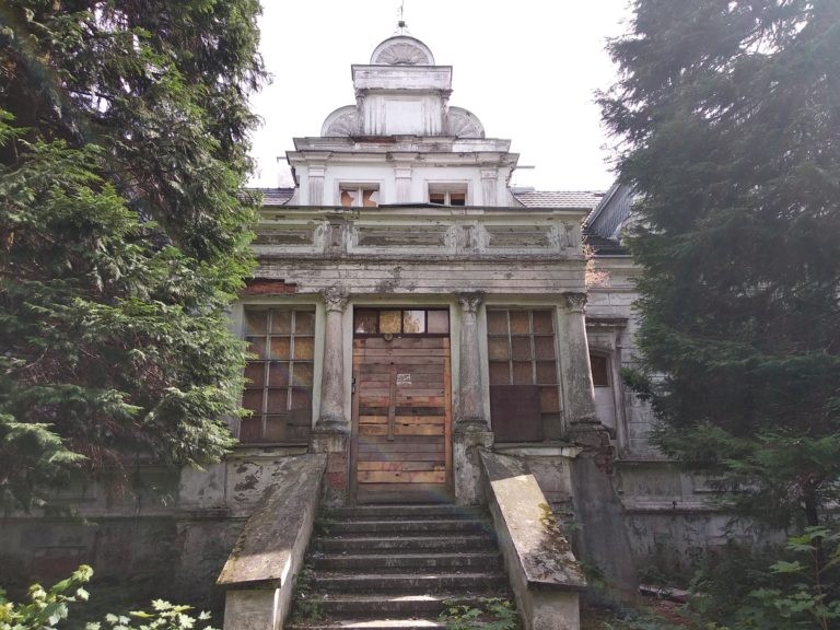 Opuszczony Dworek Nowa Wieś Rzeczna, Nowa Wieś Rzeczna, województwo pomorskie - relacja z 07.2019, zdjęcie 3