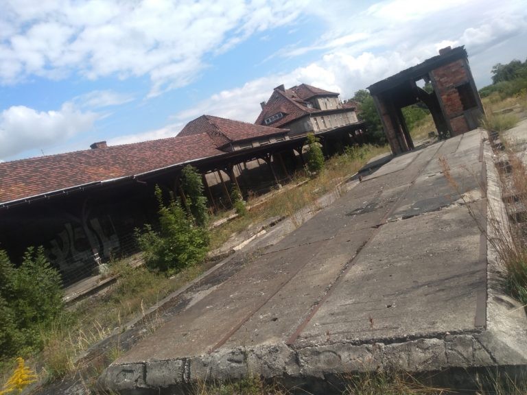 Nieczynna stacja kolejowa, Lubsko, województwo lubuskie - relacja z 08.2019, zdjęcie 3