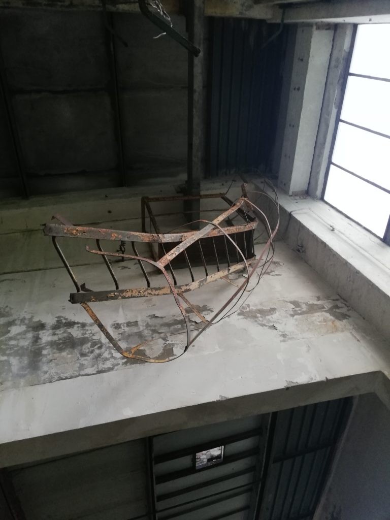 Opuszczona Hala Przemysłowa, Tarnów, województwo małopolskie - relacja z 09.2019, zdjęcie 9