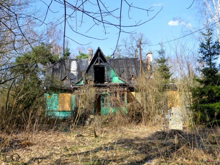 Opuszczony dom w lesie, Łódź, województwo łódzkie - zdjęcie 1