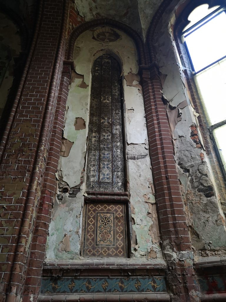 Neogotycki szpital z XIX wieku, Mokrzeszów, województwo dolnośląskie - relacja z 09.2019, zdjęcie 6