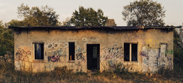 Opuszczona obora i dom, Lubicz Dolny, województwo kujawsko-pomorskie - zdjęcie 4