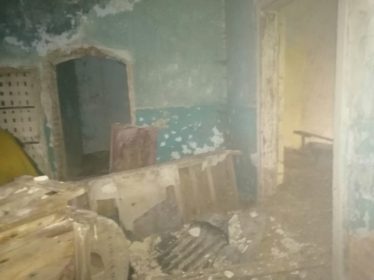 Opuszczona szkoła, Komorów, województwo małopolskie - zdjęcie 2