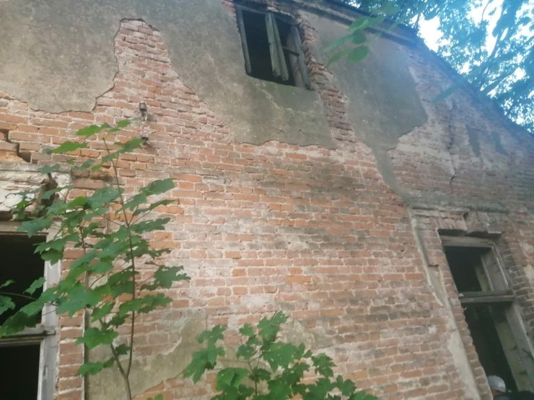 Opuszczona szkoła, Komorów, województwo małopolskie - zdjęcie 3