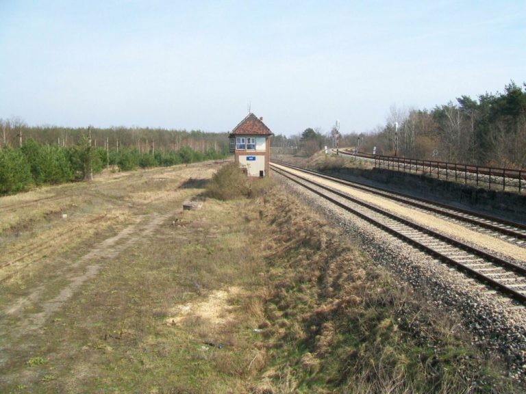Opuszczony budynek kolejowy KKP, Kędzierzyn-Koźle, województwo opolskie - zdjęcie 1