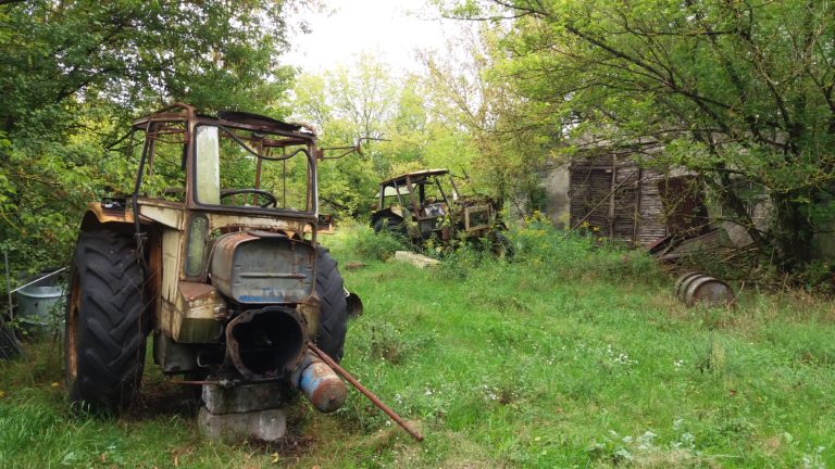 Cmentarzysko pojazdów, Karolew, województwo łódzkie - relacja z 08.2018, zdjęcie 8