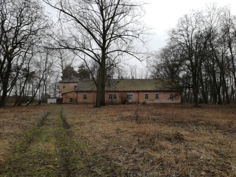 Opuszczony Dwór Diament – Otfinów, Wola Żelichowska, województwo małopolskie - zdjęcie 3