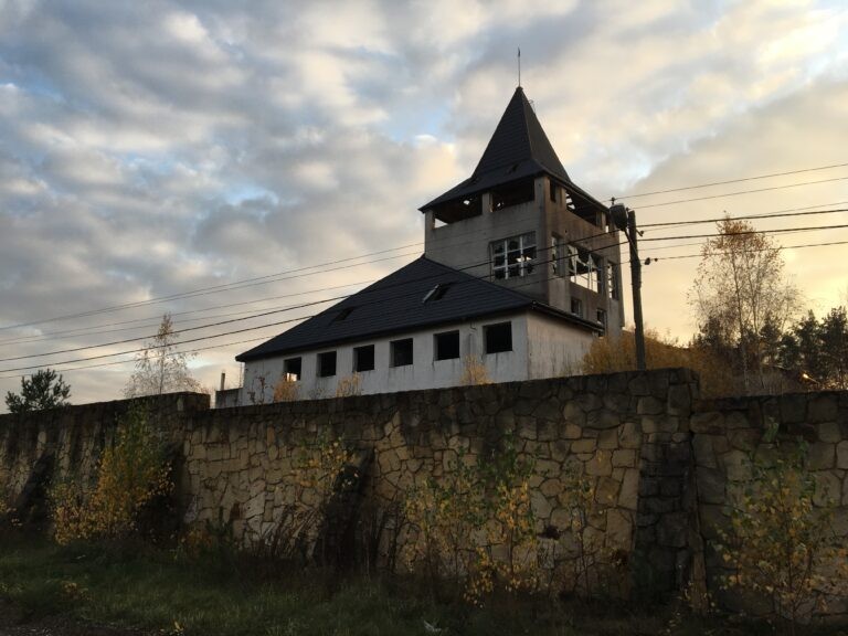 Nieukończony Hotel, Zaręby, województwo mazowieckie - relacja z 11.2019, zdjęcie 1