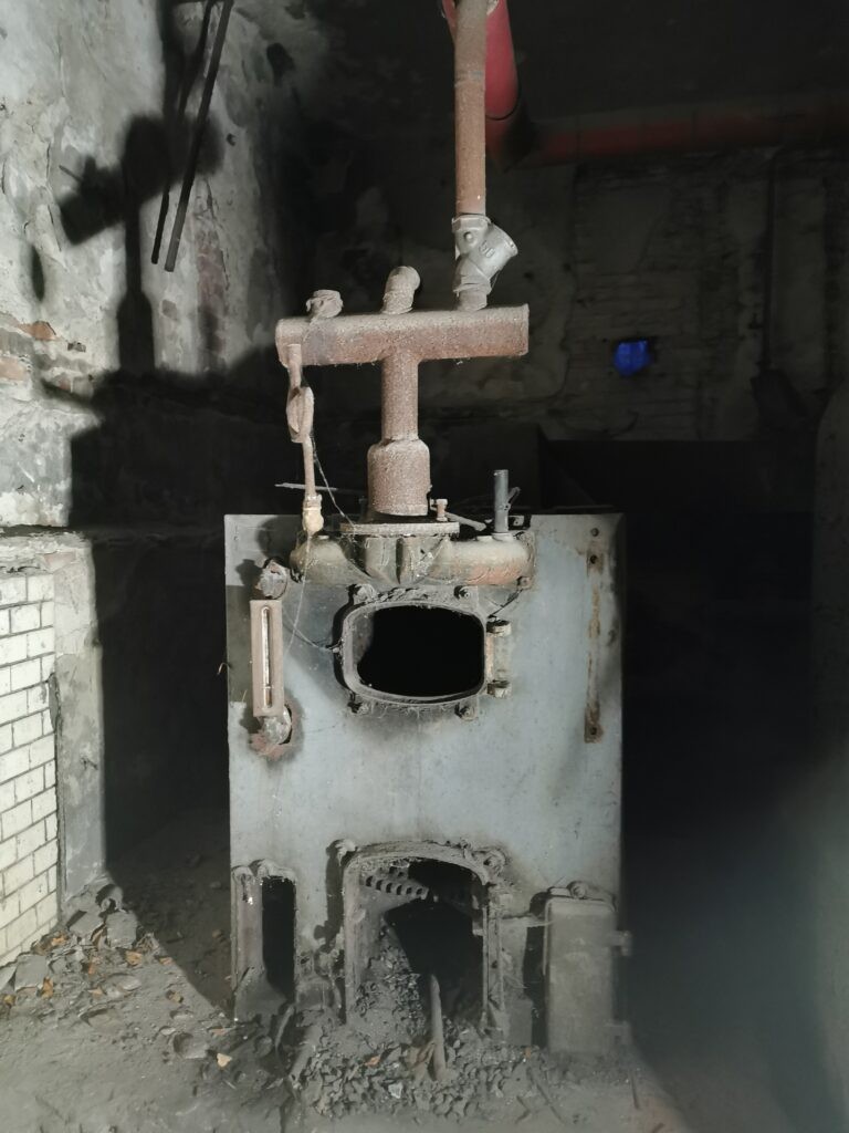 Neogotycki szpital z XIX wieku, Mokrzeszów, województwo dolnośląskie - relacja z 11.2019, zdjęcie 20