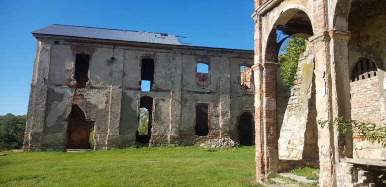 Zespół klasztorno-pałacowy, Wierzbna, województwo dolnośląskie - relacja z 10.2019, zdjęcie 1