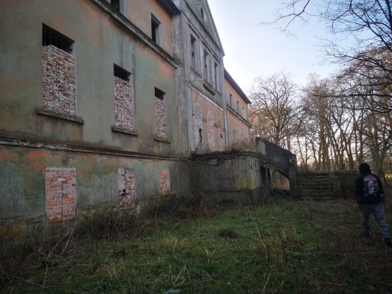 Opuszczony Budynek(pałacyk?), Wybudowanie Prawe, województwo zachodniopomorskie - zdjęcie 2