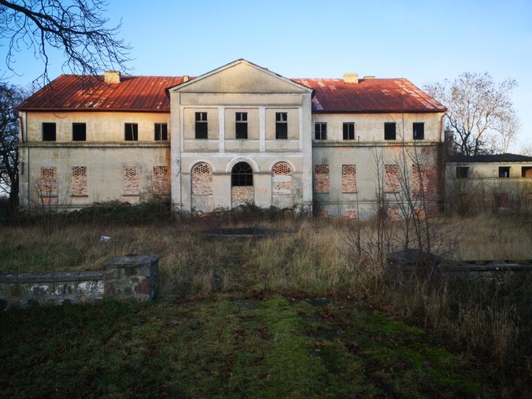 Opuszczony Budynek(pałacyk?), Wybudowanie Prawe, województwo zachodniopomorskie - zdjęcie 1