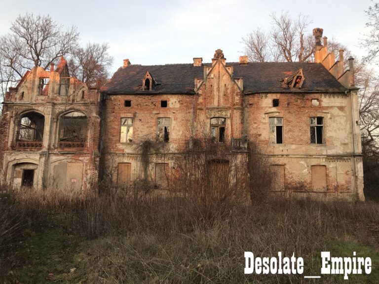Pałac w Stoszycach – cmentarzysko zabawek, Stoszyce, województwo dolnośląskie - relacja z 01.2020, zdjęcie 8
