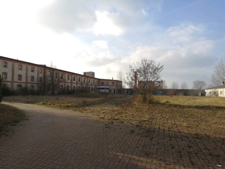 Fabryka garniturów w Krzyżanowie, Krzyżanowo, województwo wielkopolskie - zdjęcie 3