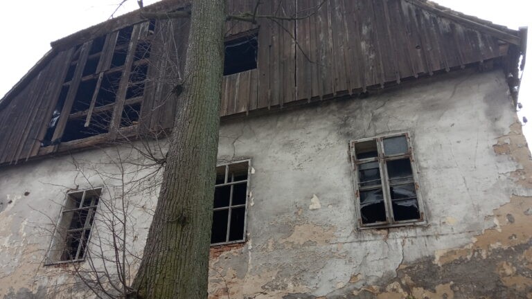 Opuszczony Zamek, Łąka Prudnicka, województwo opolskie - relacja z 03.2020, zdjęcie 3
