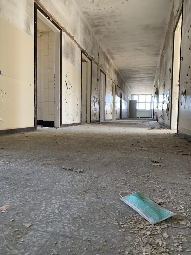 Opuszczony szpital, Starachowice, województwo świętokrzyskie - relacja z 03.2020, zdjęcie 1