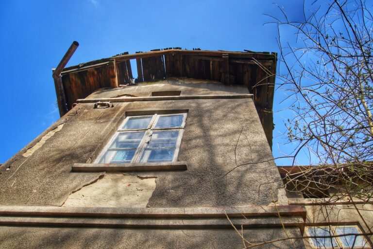 Opuszczony dom, Krzeszowice, województwo małopolskie - zdjęcie 5