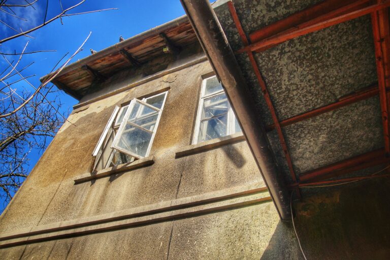 Opuszczony dom, Krzeszowice, województwo małopolskie - zdjęcie 2