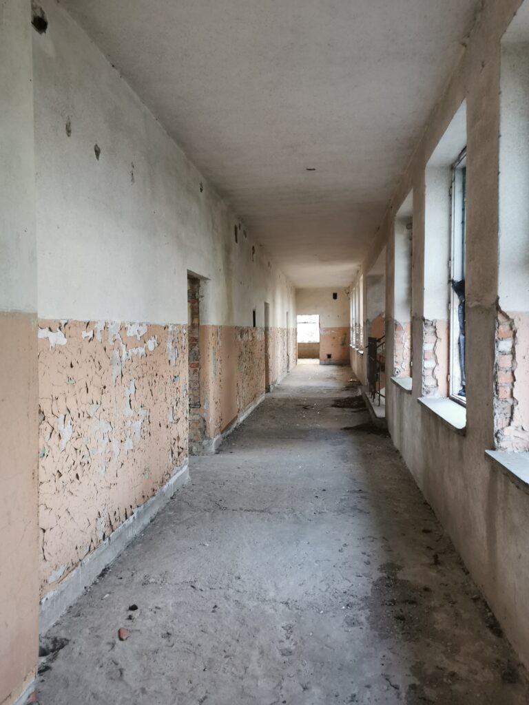 Opuszczona szkoła, Brudzawki, województwo kujawsko-pomorskie - zdjęcie 2