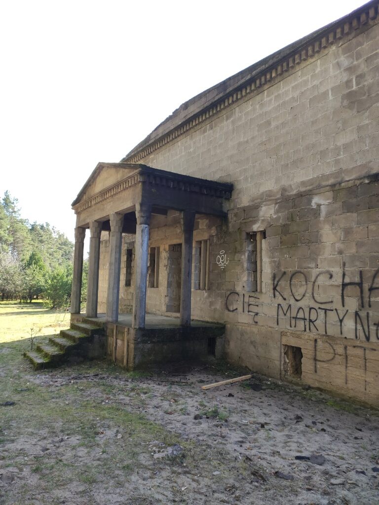 Tajemniczy budynek w środku lasu, Brda, województwo pomorskie - relacja z 03.2020, zdjęcie 9