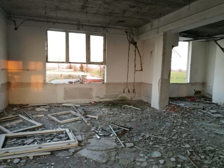 Motel i stacja benzynowa, Dworek, województwo pomorskie - relacja z 04.2020, zdjęcie 8