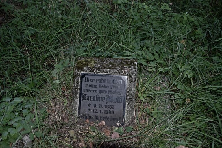 SADOWO – Opuszczony cmentarz, Sadowo, województwo warmińsko-mazurskie - zdjęcie 7