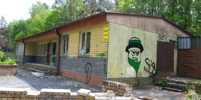 Opuszczony ośrodek “Babie Lato” k. Bełchatowa, Piekary, województwo łódzkie - zdjęcie 5