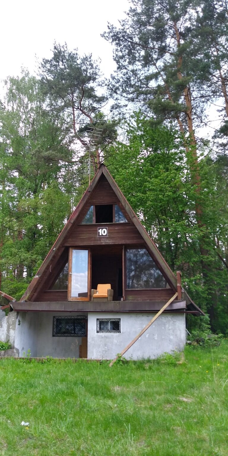 Opuszczony ośrodek “Babie Lato” k. Bełchatowa, Piekary, województwo łódzkie - zdjęcie 1