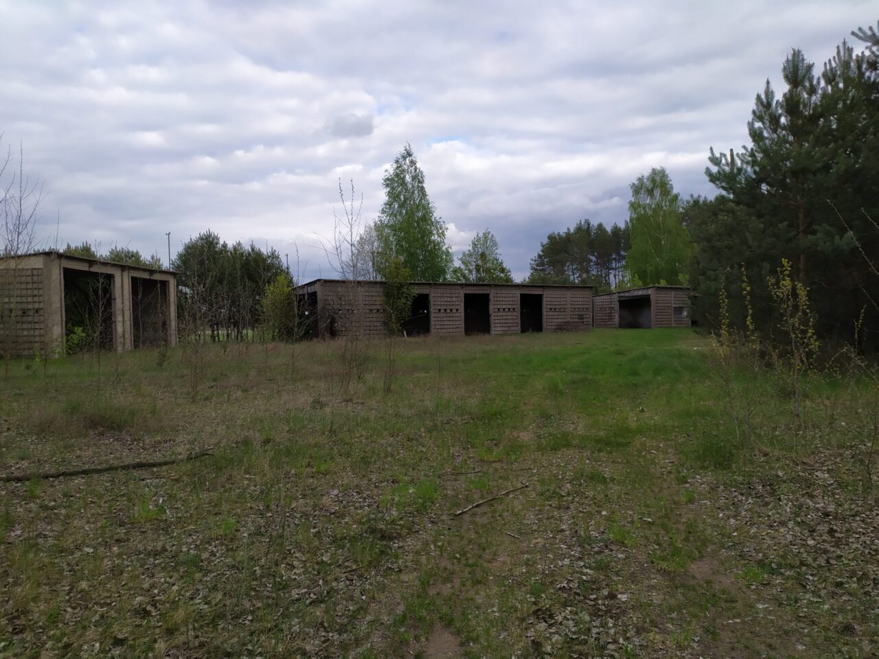Budynek i kilka małych hal, Kamienna Stara, województwo podlaskie