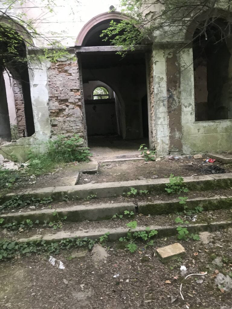 Ruiny Pałacu Kłodzino, Kłodzino, województwo zachodniopomorskie - zdjęcie 1