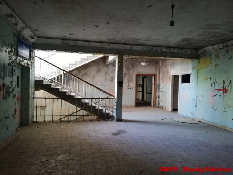 Opuszczony szpital, Starachowice, województwo świętokrzyskie - relacja z 08.2019, zdjęcie 4