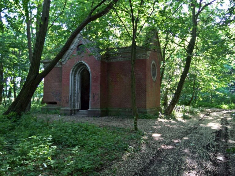 Grobowiec, Arentowo, województwo wielkopolskie - relacja z 06.2020, zdjęcie 1