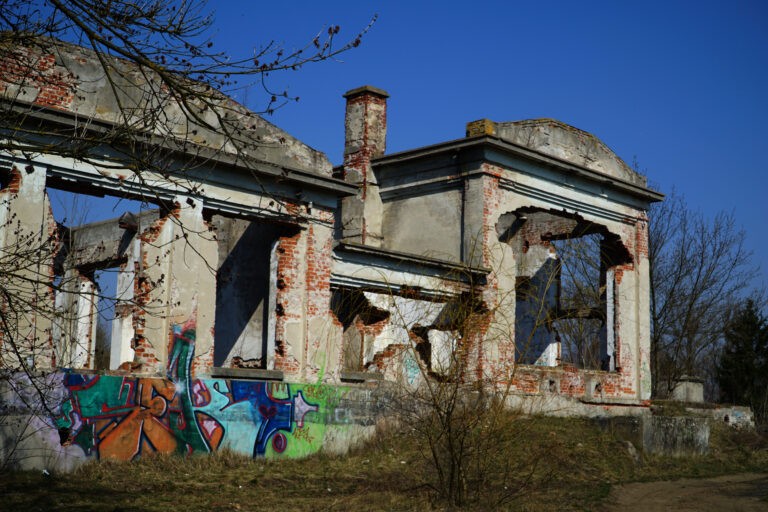 Ruina oczyszczalni ścieków, Tomaszów Mazowiecki, województwo łódzkie - relacja z 03.2020, zdjęcie 1