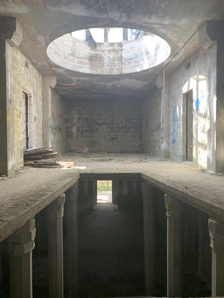 Tajemniczy budynek w środku lasu, Brda, województwo pomorskie - relacja z 06.2020, zdjęcie 15