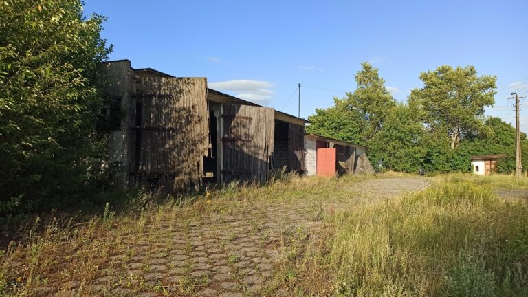 Opuszczony kompleks budynków., Grabowo Kościerskie, województwo pomorskie - relacja z 07.2020, zdjęcie 5