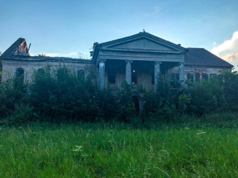 Pałac Modlibowskich, Kromolice, województwo wielkopolskie - relacja z 07.2020, zdjęcie 1