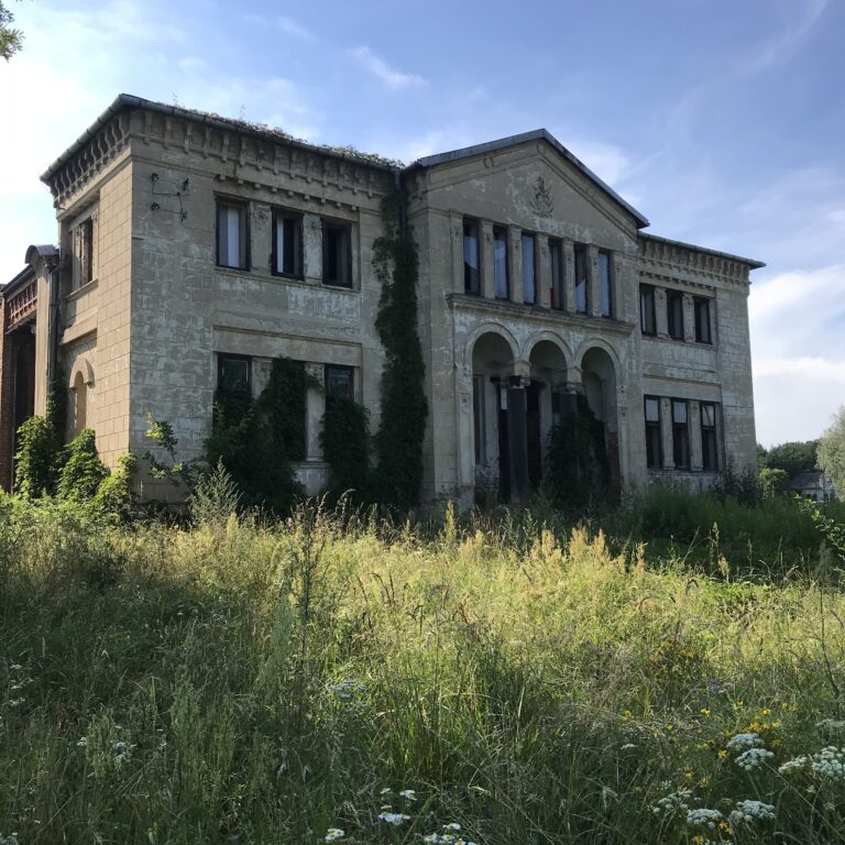 Dworek Dąbskich, Zaborów, województwo małopolskie - relacja z 07.2020, zdjęcie 1